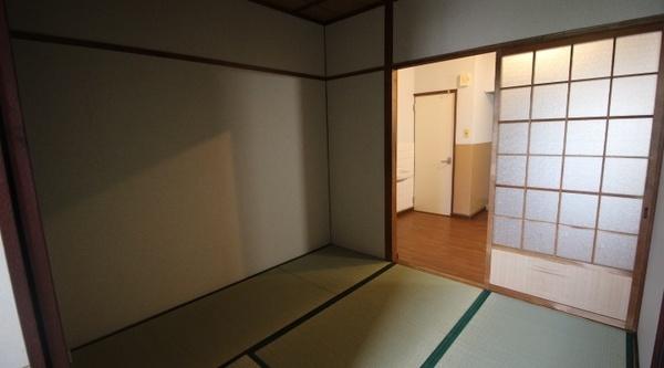 日高マンション