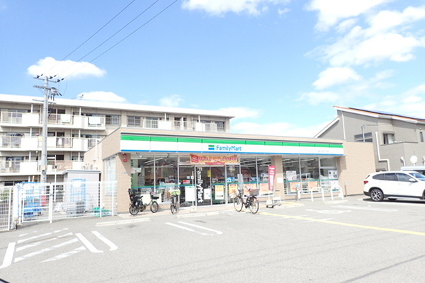 Fマンション(ファミリーマート和泉王子町一丁目店)