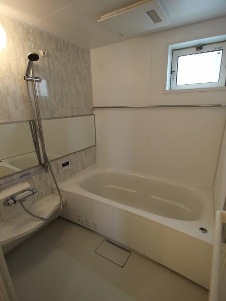 アンソレイエ　B棟