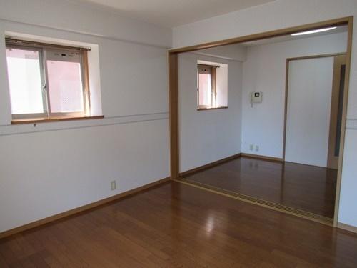 プリエール石津