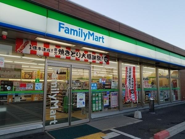 コート・エクラン 光(ファミリーマート泉大津西港町店)