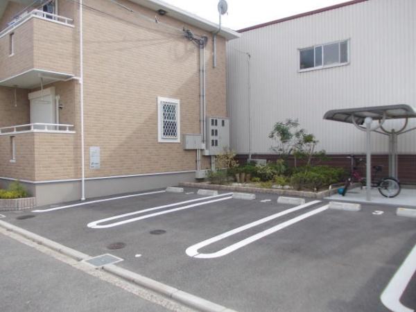 ポライトリー(駐車場)