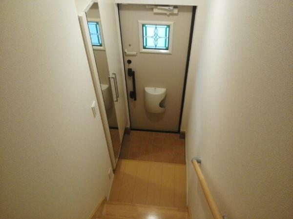 ポライトリー(玄関)