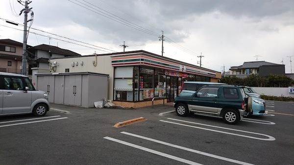 増田ハイツ(セブンイレブン富田林藤沢台7丁目店)