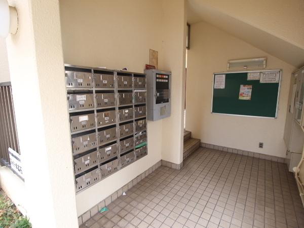 ファミール高石