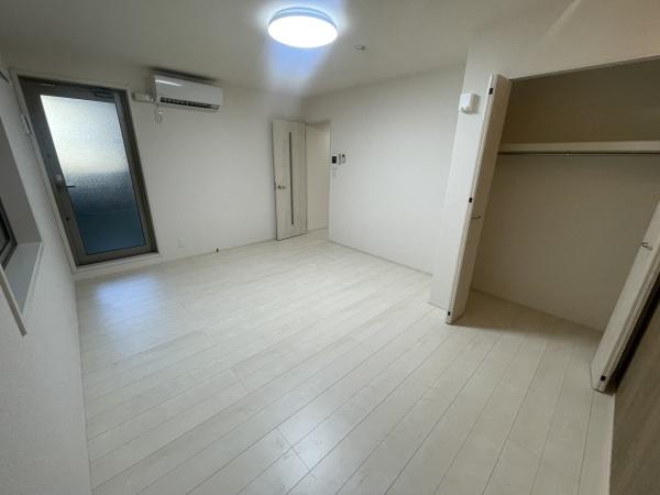 堺市西区鳳中町４丁のアパート