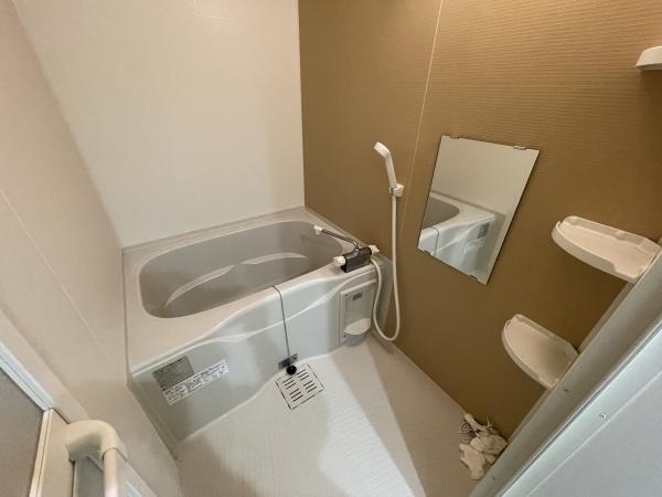 堺市西区鳳中町４丁のアパート