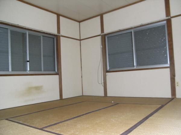伯太町4丁戸建て