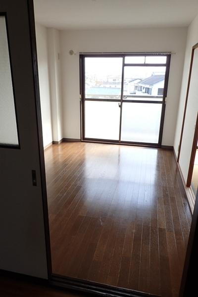 草愛マンション　B棟