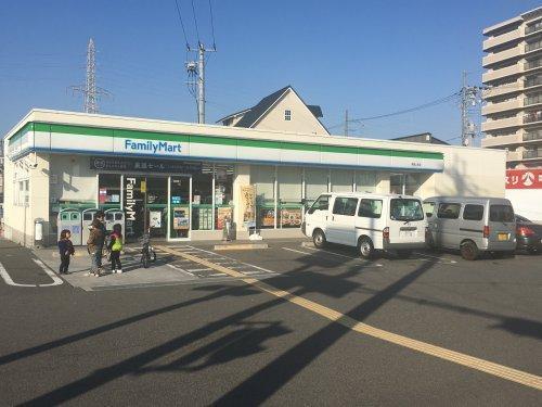 ラフォーレ松ノ下(ファミリーマート堺堀上町店)