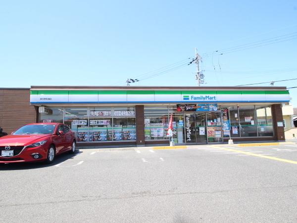 メゾンドプラトン(ファミリーマート泉佐野長滝西店)