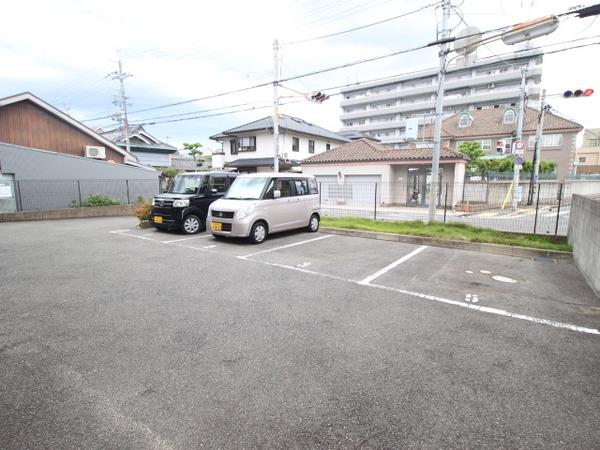 メゾン高津(駐車場)