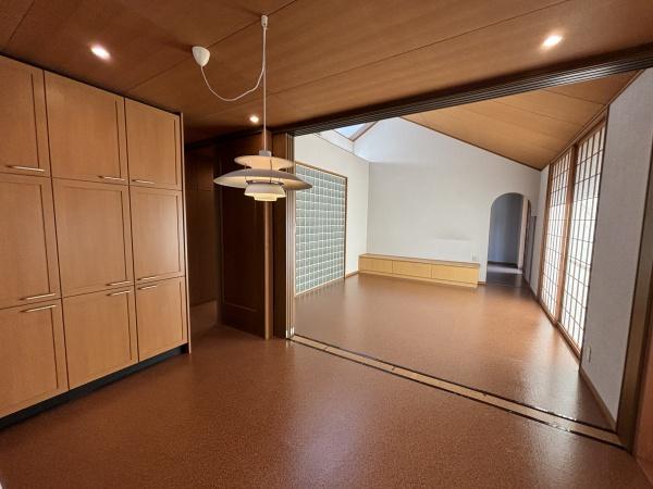 鳳東町2丁平屋