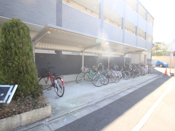 Ｌａ・Ｌｕｃｅ　ｓｔｒａｄａ