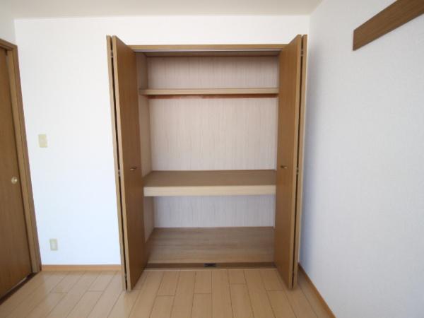 フェリース