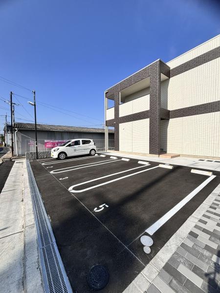 ジェンティー フルール(駐車場)