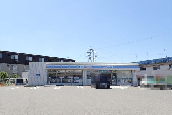 セジュールエクレア B棟(ローソン泉大津曽根町店)