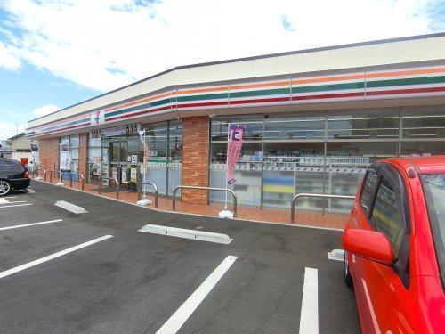 ドミール鈴の宮(セブンイレブン堺平岡町店)