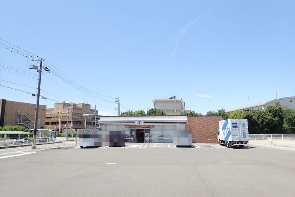 サファージュ高石 A棟(セブンイレブン高石総合体育館前店)