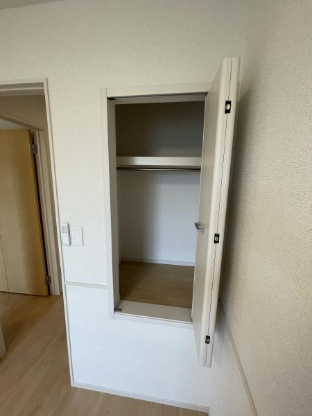 クレスト草部