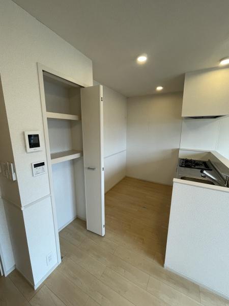 クレスト草部