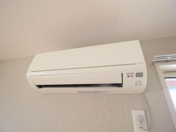 エヴァンタイユ羽衣　A棟
