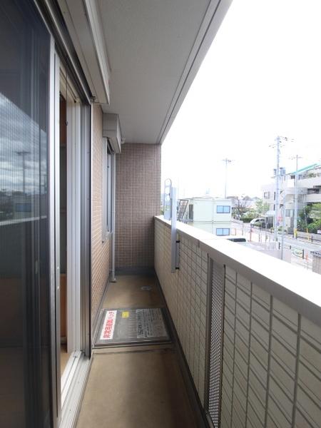 エヴァンタイユ羽衣　A棟