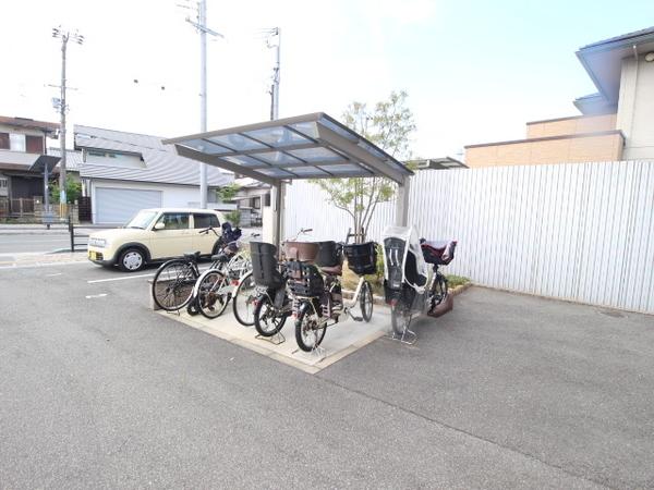 エヴァンタイユ羽衣　A棟