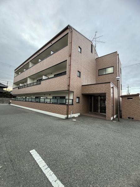 セカンドパレス