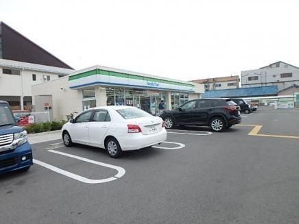 セジュール寺田(ファミリーマート泉大津宮町店)