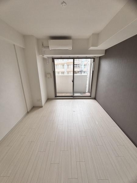 フォレストインサイド鳳(洋室)