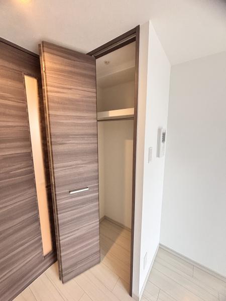 フォレストインサイド鳳(収納)