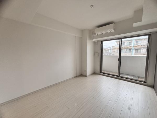 フォレストインサイド鳳(洋室)