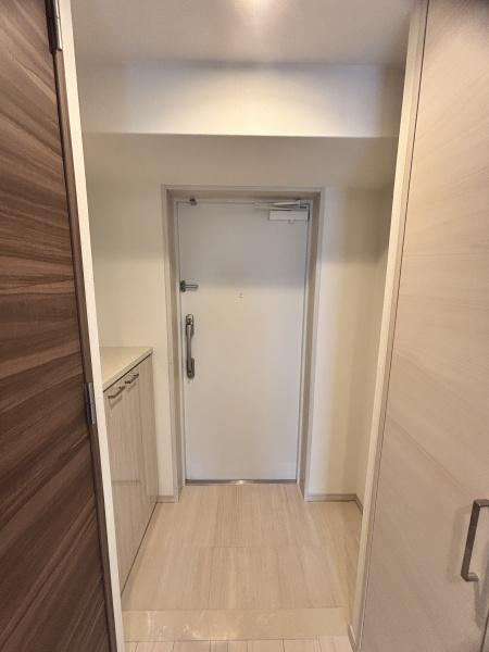 フォレストインサイド鳳(玄関)