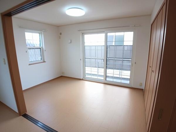 ファミール(洋室)