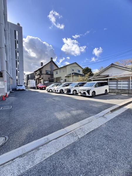 サンメゾン諏訪ノ森(駐車場)