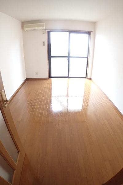 ＥＤＥＮ　ＣＯＵＲＴ