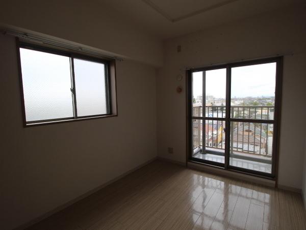 ロイヤルエイトコート１