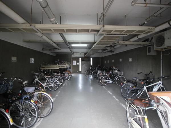 ロイヤルエイトコート１