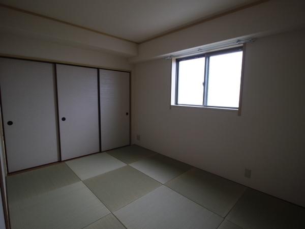 ロイヤルエイトコート１