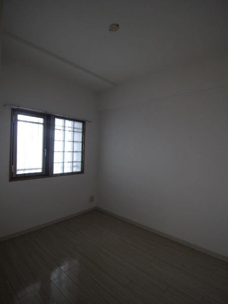 ロイヤルエイトコート１