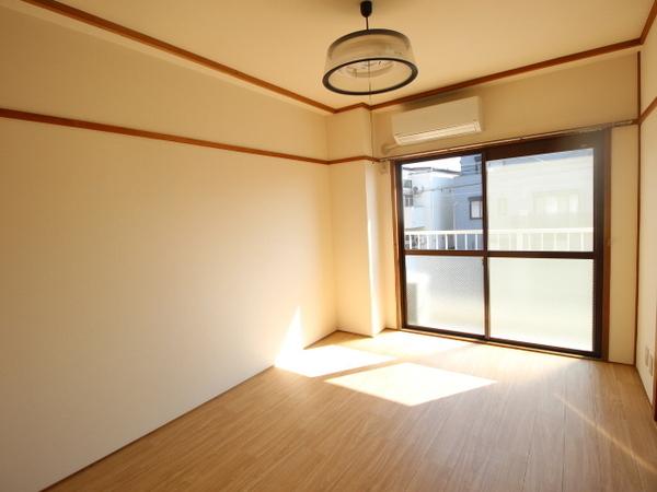 エッセンシャルハウスエビ