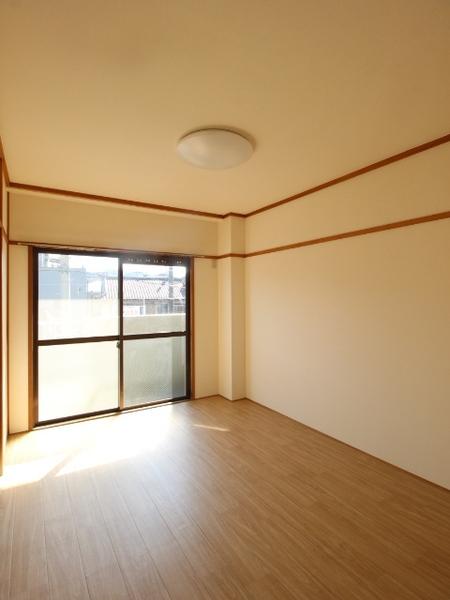 エッセンシャルハウスエビ