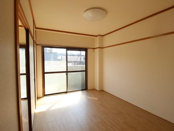 エッセンシャルハウスエビ