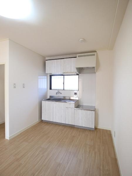 エッセンシャルハウスエビ