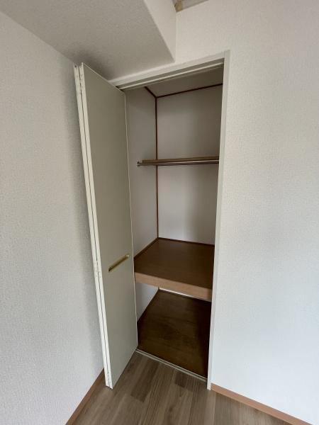 レストハイツ旭　B棟