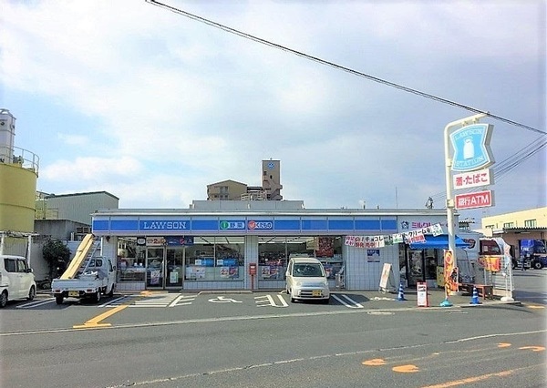 八田ハイツ　A棟(ローソン堺小阪店)