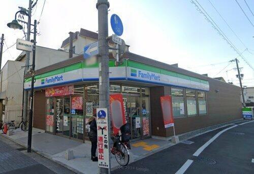 パサログランデ浜寺諏訪森　3(ファミリーマート諏訪ノ森駅前店)