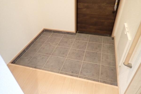 エルフラット津久野