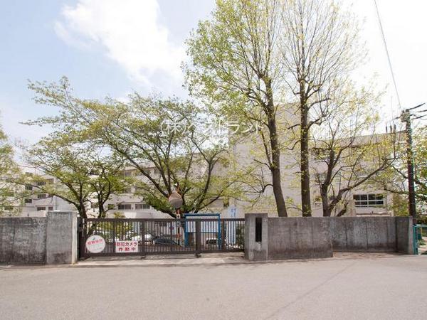 千葉市花見川区三角町のテラスハウス(千葉市立こてはし台小学校)